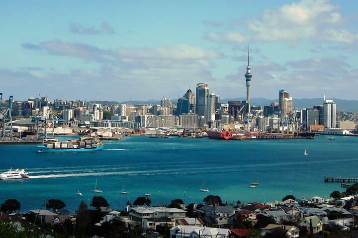 Auckland to Hobbiton & Waitomo: 3-Day Movie Set and Glowworm Cave Tour photo 5