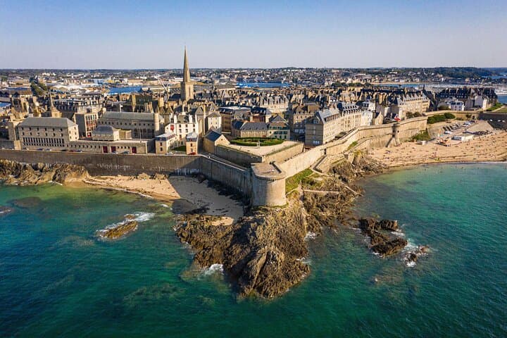 Two-Day Normandy & Brittany Coastal Circuit: Oysters, Cliffs, and Mont Saint-Michel