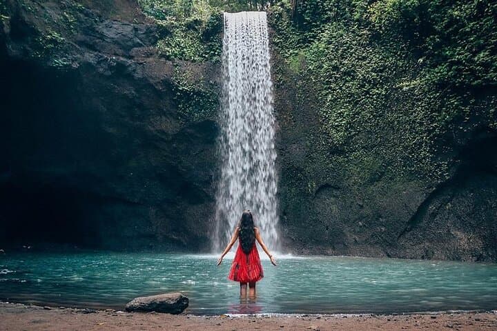 Bali Waterfall and Temple Day Tour from Ubud — Tegalalang, Tirta Empul & Swing photo 2