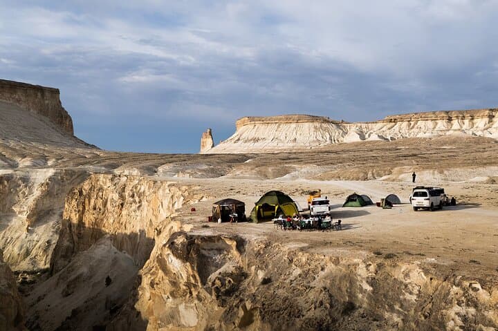 7-Day Mangystau Explorer: Bozjyra Canyons, Yurts & Salt Flats photo 3