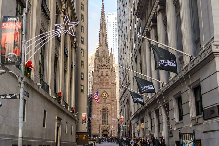 lower-manhattan-historical-walking-tour-battery-park-to-911-memorial photo 3