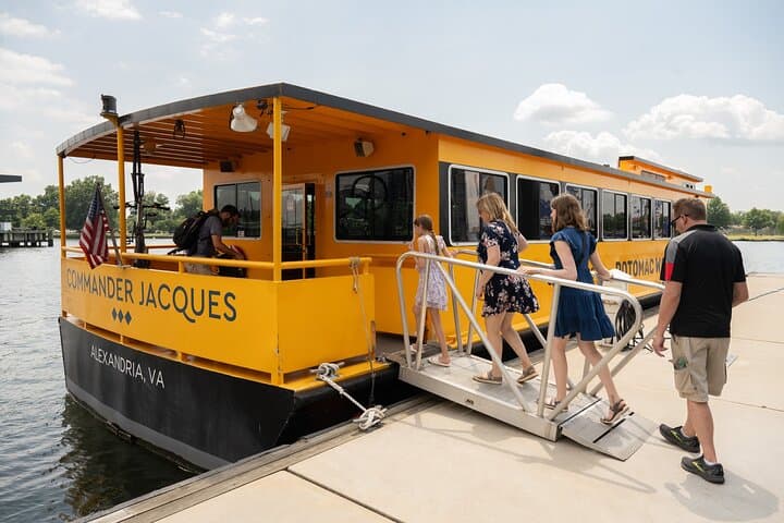 Exploring Washington DC by Water and Foot: Potomac River Cruise and Georgetown Walking Tour photo 5