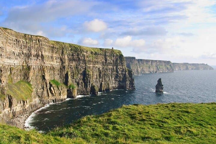 Slow Rail to the Emerald Edge: 6-Day London to Dublin Coastal Rail & Ferry Tour