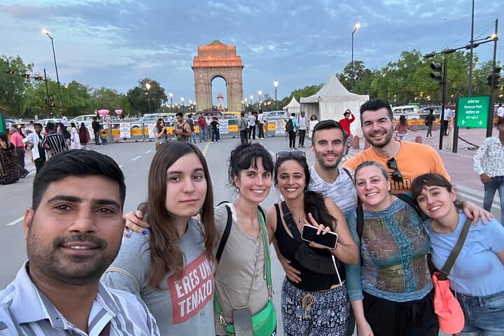 Old and New Delhi Private Guided Tour by Car: One-Day Highlights & Practical Tips photo 2