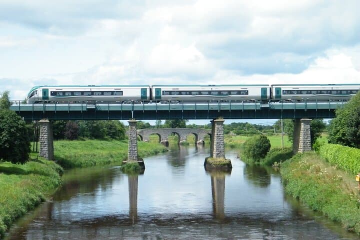 Slow Rail to the Emerald Edge: 6-Day London to Dublin Coastal Rail & Ferry Tour photo 3