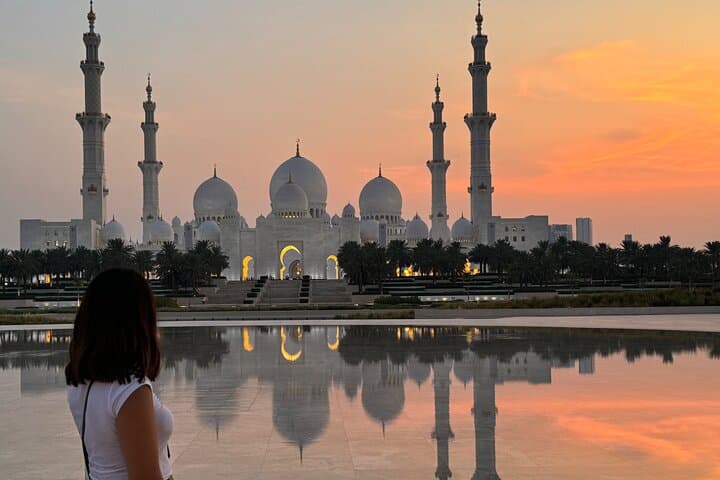 Maximize a 6-Hour Abu Dhabi Layover: Grand Mosque, Heritage Village & Corniche Highlights photo 4