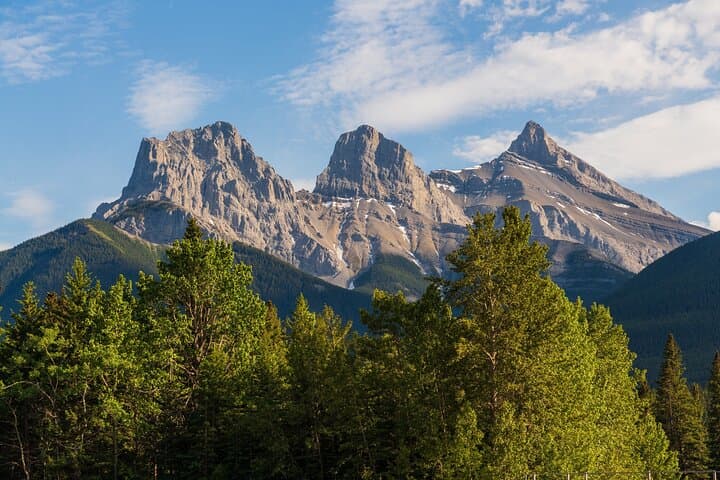 Private Banff & Yoho Parks Tour — Moraine Lake, Lake Louise & Emerald Lake Day Trip photo 3