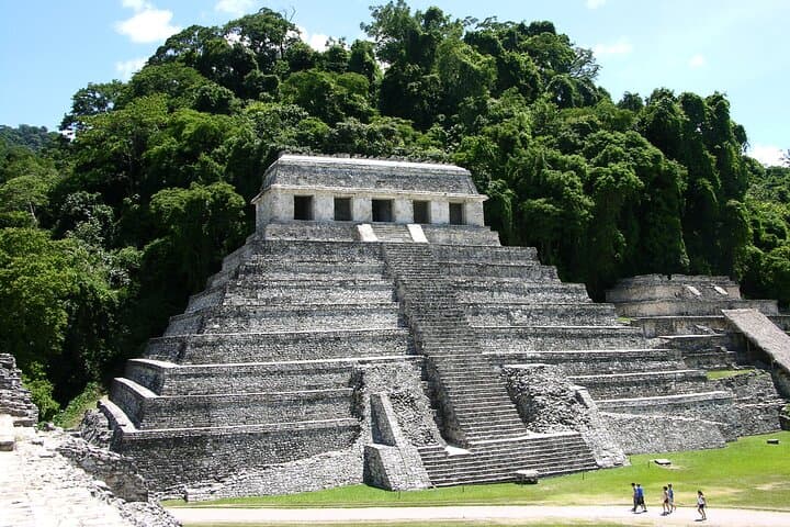 Palenque Maya Ruins and Roberto Barrios Waterfalls: Ancient Temples and Turquoise Pools