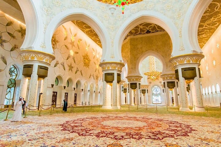 Friday Prayer at Sheikh Zayed Grand Mosque — Guided Cultural Tour in Abu Dhabi photo 4