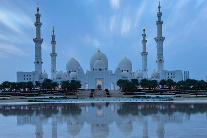 Friday Prayer at Sheikh Zayed Grand Mosque — Guided Cultural Tour in Abu Dhabi photo 5