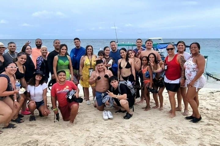West Bay Beach Chocolate & Rum Tasting with Beach Break on Roatán photo 2