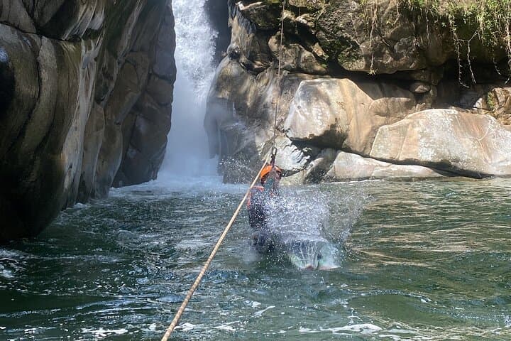 Guatape Canyoning and Coffee Tour — Rappels, River Pools & Plantation Tasting photo 3