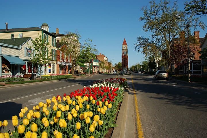 Private 5-Hour Wine Tour in Niagara-on-the-Lake: VQA Tastings & Historic Old Town