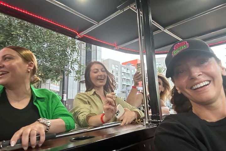 Glendale Party Bike Pub Crawl: 2-Hour Electric Pedal Pub Tour photo 2