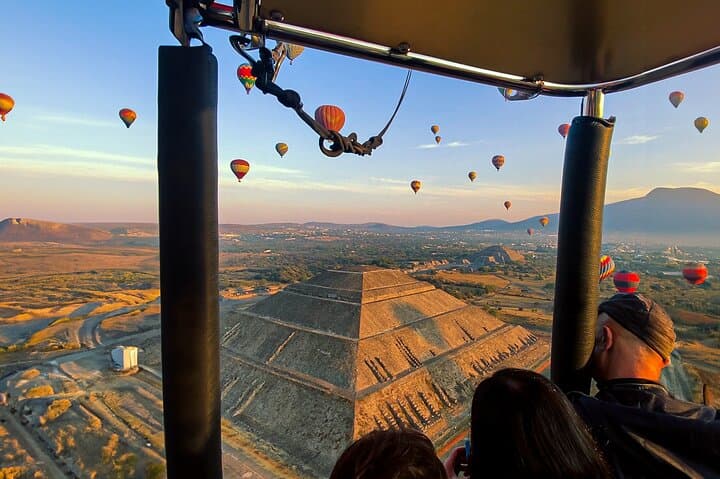 Sunrise Hot Air Balloon Over Teotihuacan: Flight, Champagne & Breakfast photo 2