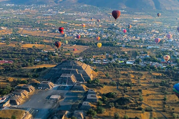 Sunrise Hot Air Balloon Over Teotihuacán: Flight, Views & Practical Tips photo 2
