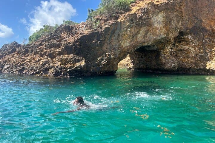 Soufriere Boat Tour: Hot Springs, Snorkeling & Sugar Beach Lunch photo 2