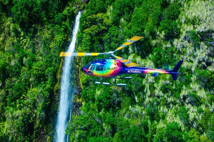 Kohala Coast Helicopter Tour: 90-Min Volcano & Waterfall Heli Flight (Doors Off or On) photo 6