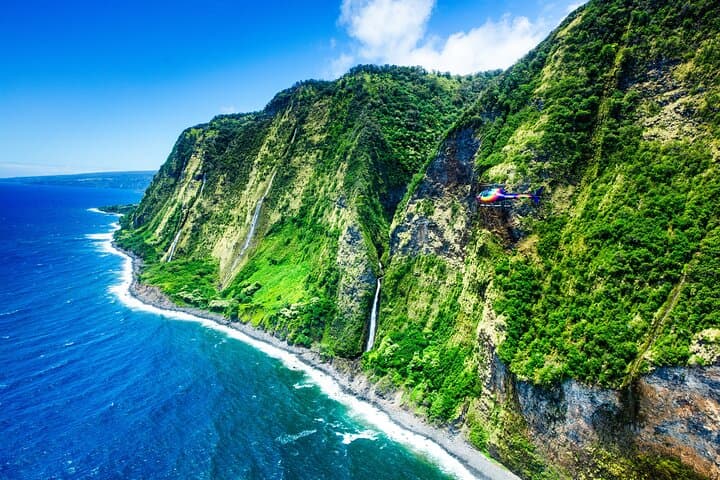 Kohala Coast Helicopter Tour: 90-Min Volcano & Waterfall Heli Flight (Doors Off or On) photo 4