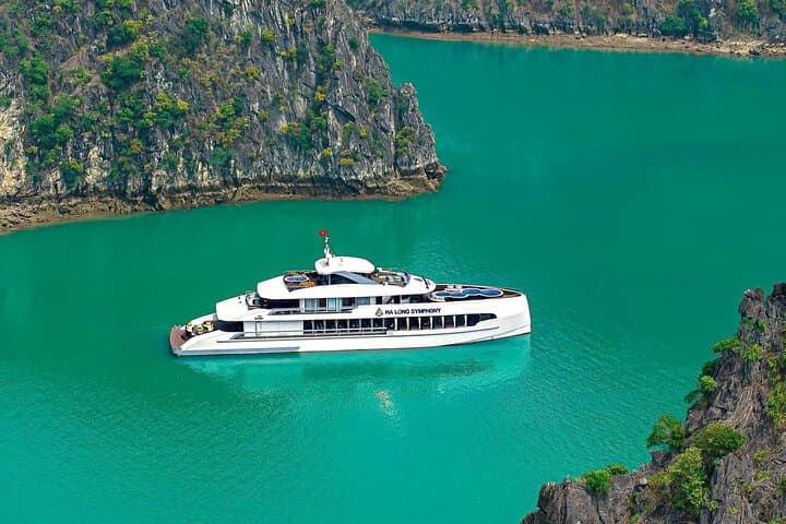 Halong Bay Day Cruise: Sung Sot Cave, Titov Island & Luon Cave Kayak