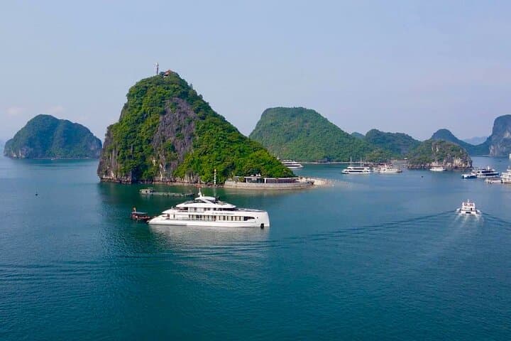 Halong Bay Day Cruise: Sung Sot Cave, Titov Island & Luon Cave Kayak photo 5