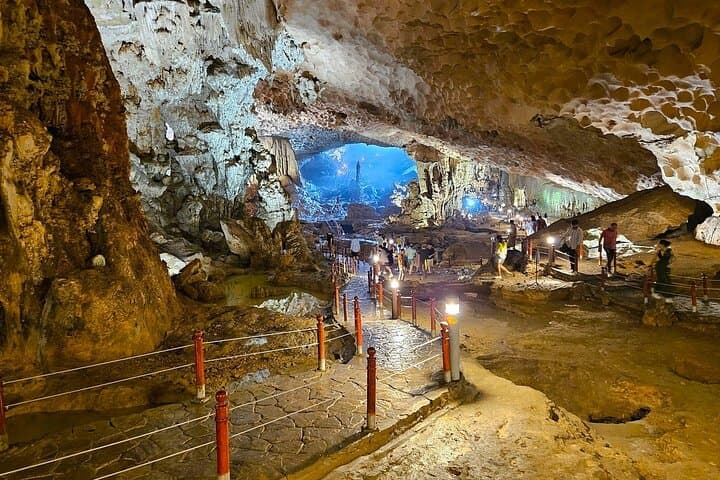 Halong Bay Day Cruise: Sung Sot Cave, Titov Island & Luon Cave Kayak photo 6