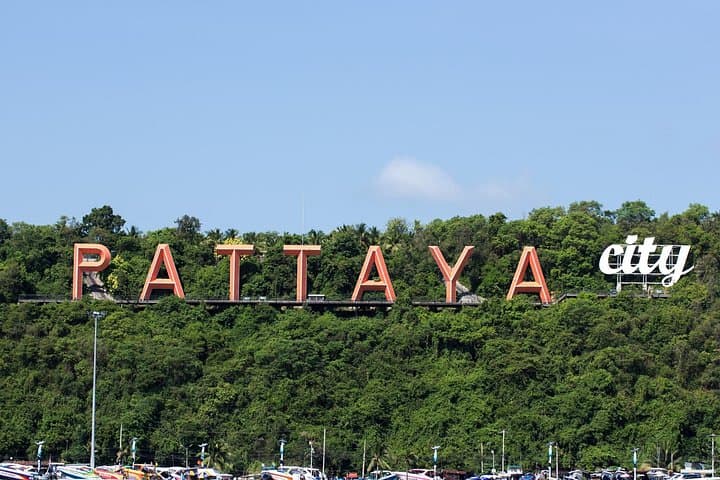 Pattaya Beach Banana Boat Splash: Fast, Safe Coastal Rides for Families photo 4