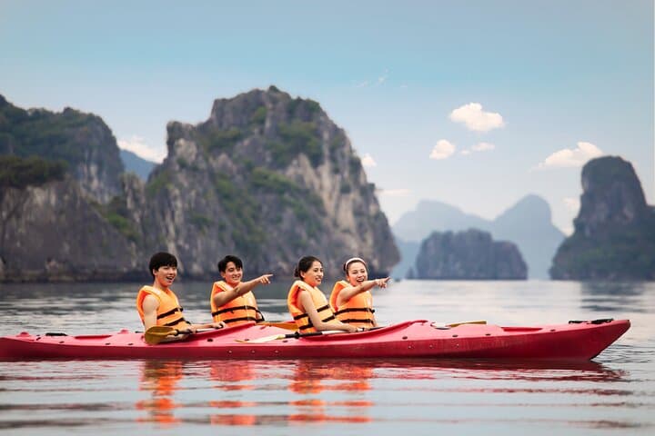 Bai Tu Long Bay Day Cruise: Thien Canh Son Cave, Kayaking & Hidden Islets photo 6