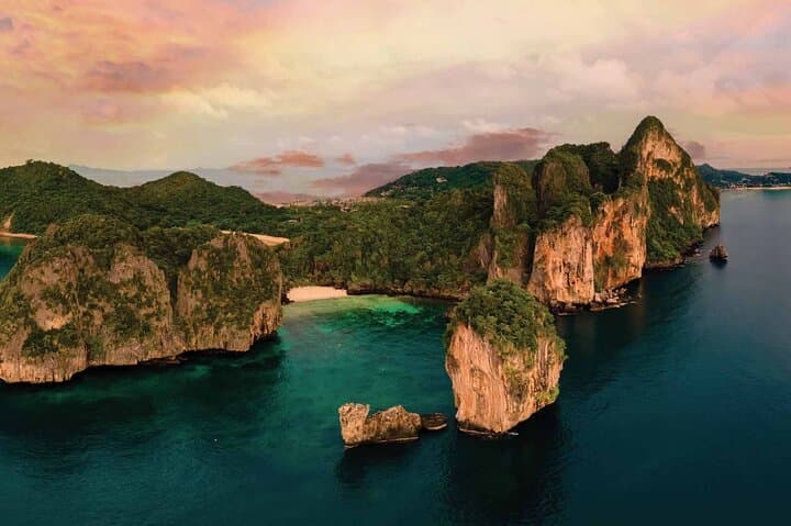 Phi Phi Sunrise Speedboat Tour from Phuket: Maya Bay, Pileh Lagoon & Snorkeling photo 2