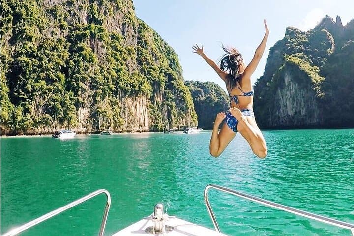 Phi Phi Sunrise Speedboat Tour from Phuket: Maya Bay, Pileh Lagoon & Snorkeling photo 3