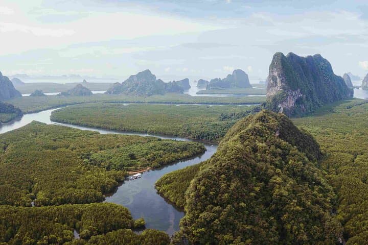 Luxury Small-Group Phang Nga Bay Speedboat Tour: James Bond Island, Koh Hong & Cave Canoeing photo 2