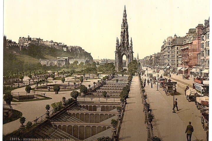 Self-Guided Edinburgh Walking Tour — Royal Mile, Castle & Arthur's Seat (Audio Guide) photo 4