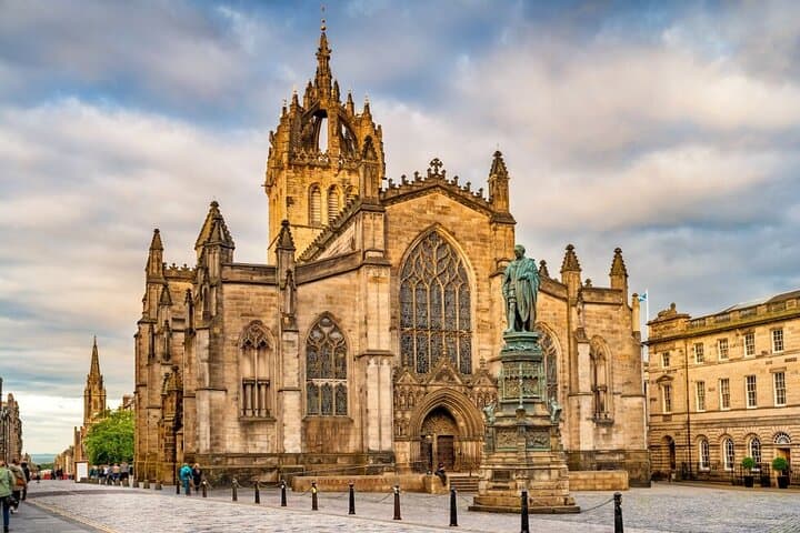 Self-Guided Edinburgh Walking Tour — Royal Mile, Castle & Arthur's Seat (Audio Guide)