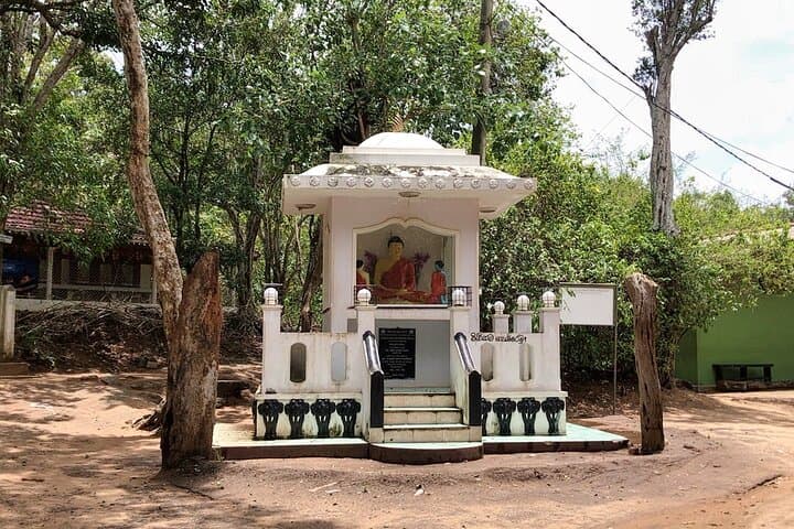Hidden Buddhist Monasteries of Mattala & Ridiyagama — Private Day Tour photo 3