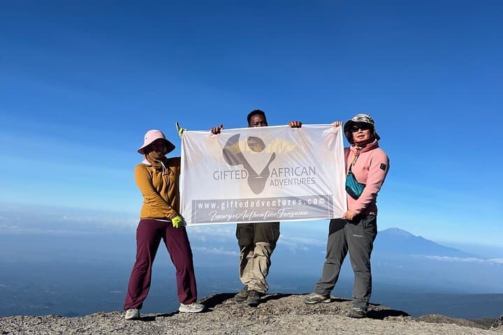 Conquering Kilimanjaro: 5-Day Marangu Route Trek Guide photo 6