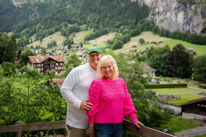 Lauterbrunnen Private Tour: Alpine Photoshoot & Fondue Picnic in Mürren photo 6