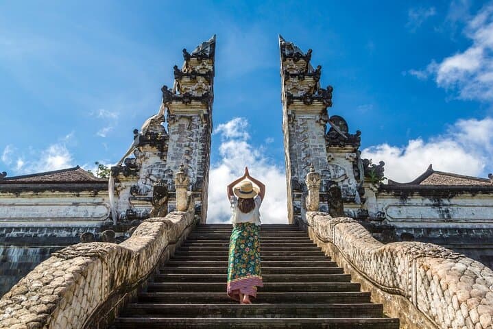Northern East Bali Sightseeing: Lempuyang Gate, Tirta Gangga & Virgin Beach