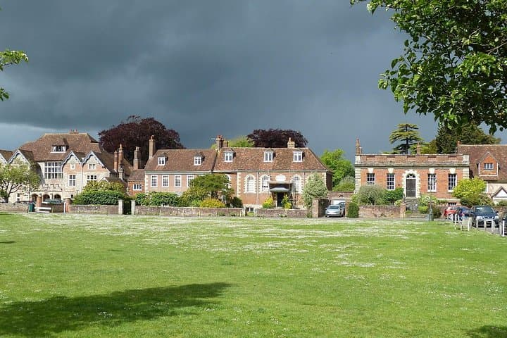 Secrets of Salisbury: 2-Hour Private Walking Tour of Cathedral, Market & Harnham