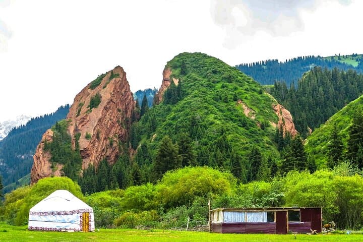 Explore Issyk-Kul: 3-Day Yurt Stay, Eagle Show & Canyon Trails