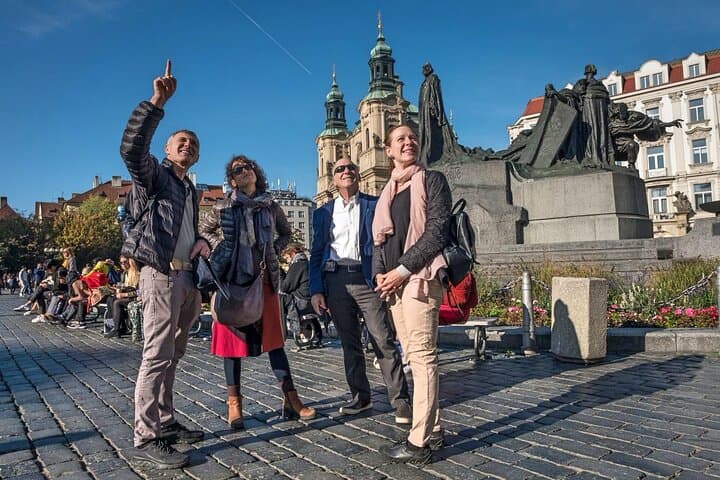 Prague in Three Hours: Guided Old Town to New Town Walking Tour