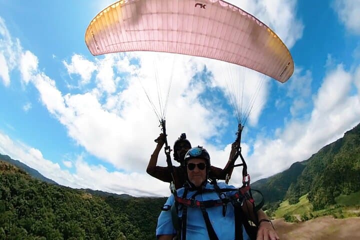 Short Introductory Paragliding Flight in Manuel Antonio, Costa Rica photo 4
