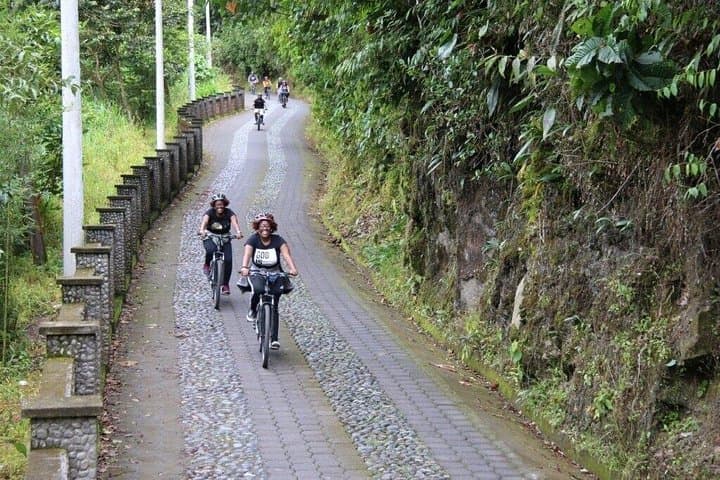 Bicycle Waterfall Route in Baños: Agoyán Dam to Contrabandistas Trail photo 6