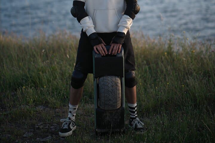 Onewheel Lessons in Figueira da Foz: 90-Min Private Ride & Tour photo 6