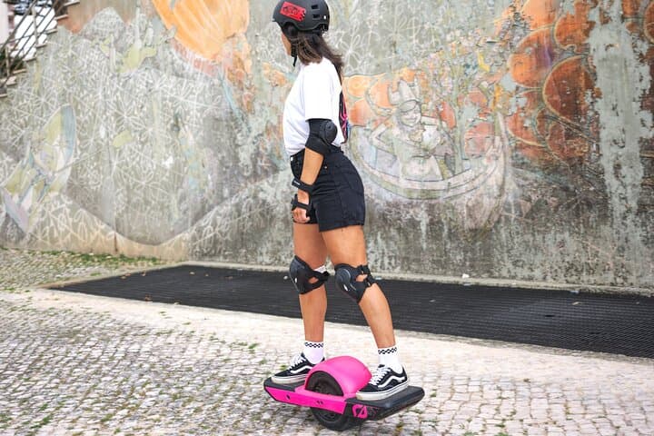 Onewheel Lessons in Figueira da Foz: 90-Min Private Ride & Tour