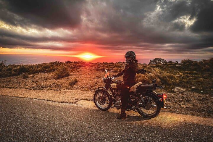 3-Day Vintage Royal Enfield Motorbike Tour from Santiago to Pichilemu & Apalta photo 6