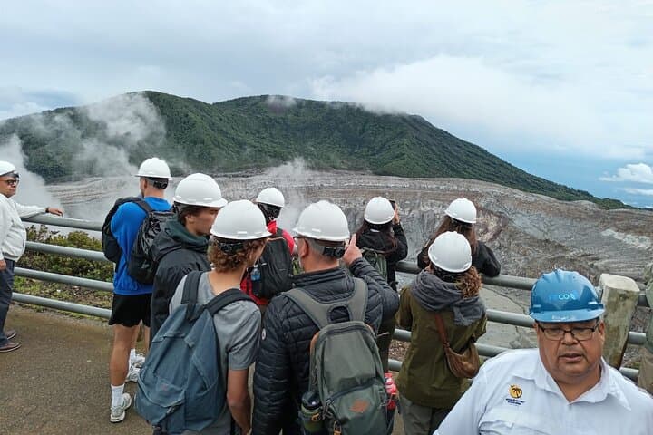 Poás Volcano & Doka Coffee Estate Half-Day: Coffee Tour and Crater Views from San José photo 4