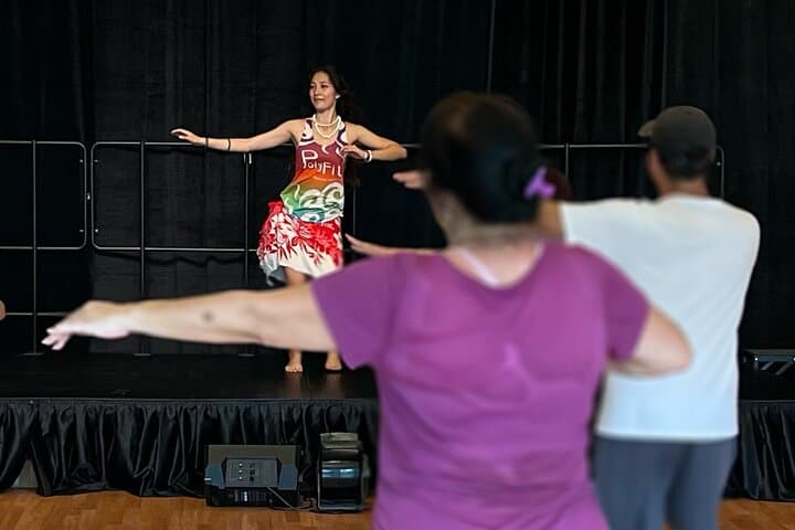 Hula Basics on Maui: 1-Hour Lesson at Queen Kaahumanu Center photo 2