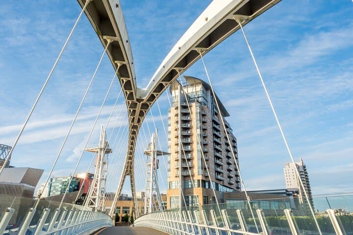 Explore Manchester in 60 Minutes: Local-Led Walking Tour & Insider Tips photo 4