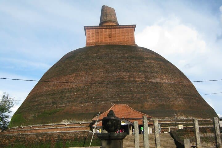 4-Day Private Historical Tour in Sri Lanka: Sigiriya, Anuradhapura & Kandy