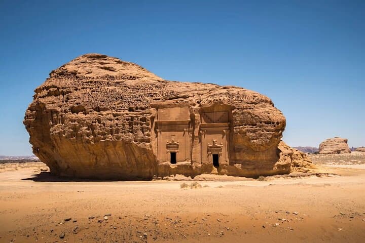 Explore Hegra (Al‑Hijr) in AlUla: Guided Tour of Nabatean Rock‑Cut Tombs photo 1